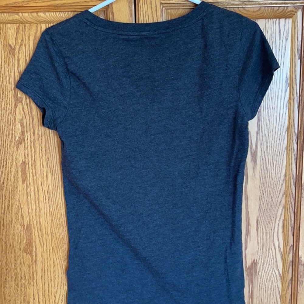 Aeropostale t-shirt size L. In like new condition - Picture 3 of 4